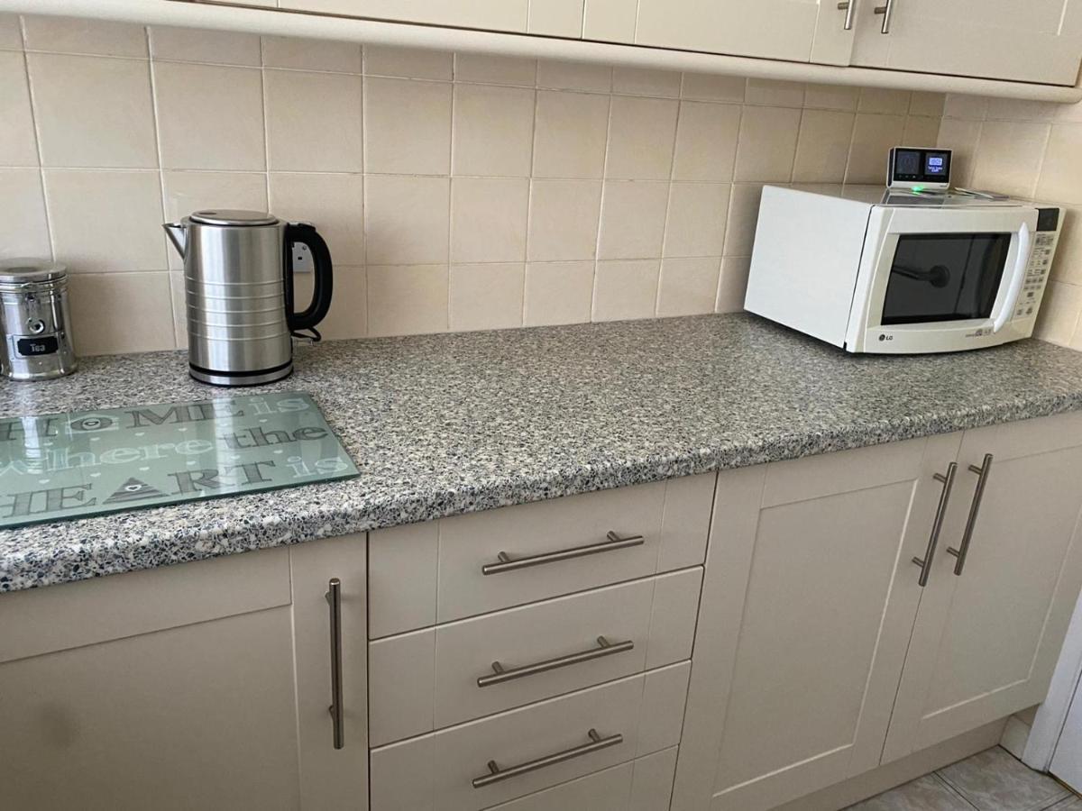 Riverside Park Ground Floor Apartment - St Neots Buitenkant foto