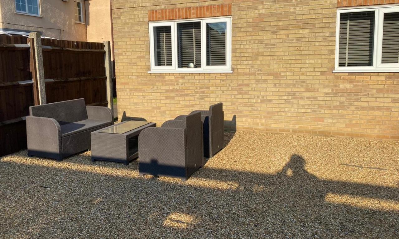 Riverside Park Ground Floor Apartment - St Neots Buitenkant foto